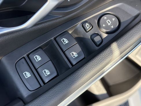 New 2026 BMW 330i Sedan w/ M Sport Package image 17