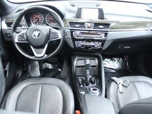 Used 2017 BMW X1 xDrive28i image 2