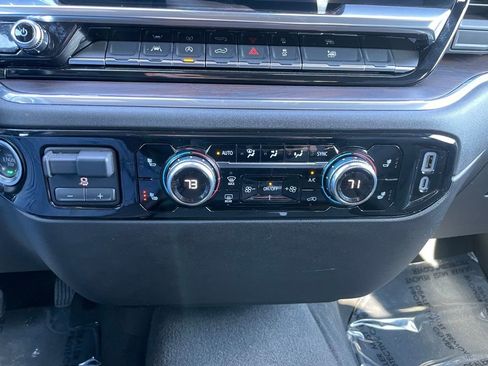 Used 2025 GMC Sierra 1500 SLT image 13