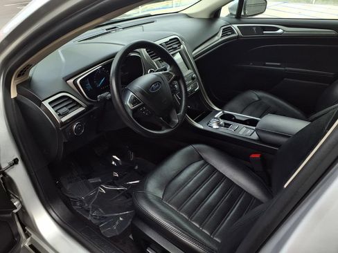 Used 2019 Ford Fusion SE FWD image 17