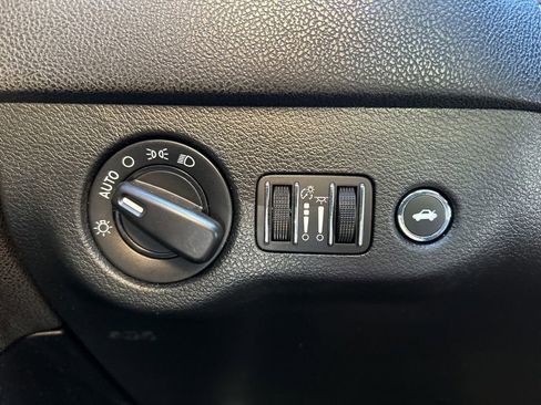 Used 2019 Dodge Charger SXT w/ Blacktop Package image 30