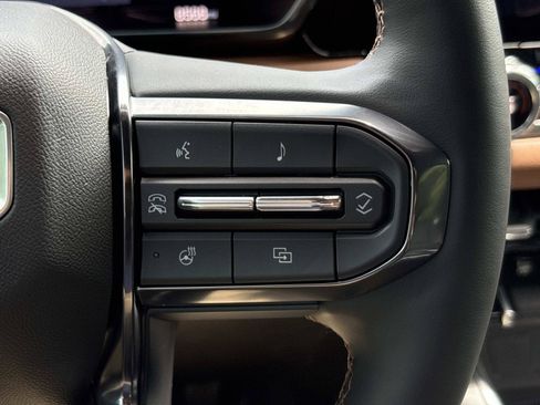 Certified 2026 GMC Canyon AT4 w/ AT4 Premium Package AWD/4WD image 19