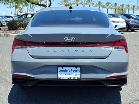 Used 2023 Hyundai Elantra SEL w/ Convenience Package FWD image 6