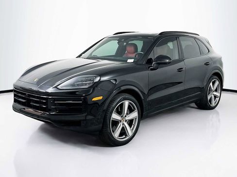 Certified 2025 Porsche Cayenne image 1