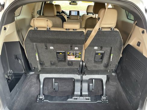 Used 2023 Toyota Sienna XLE w/ XLE Plus Package image 10