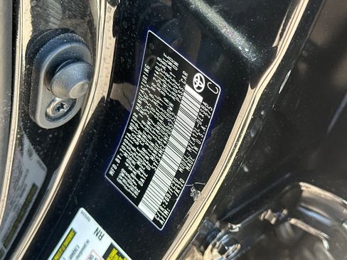 Certified 2021 Toyota Corolla SE w/ Carpet Mat Package (TMS) image 33