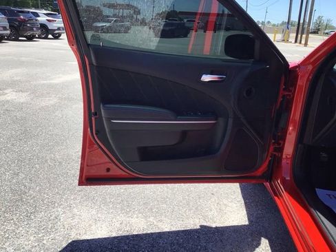 Used 2022 Dodge Charger SXT RWD image 8