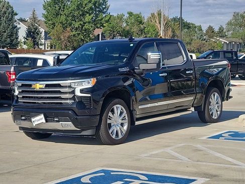Used 2025 Chevrolet Silverado 1500 High Country w/ High Country Premium Package AWD/4WD image 4