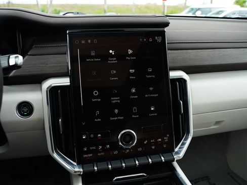 Used 2024 GMC Acadia Denali FWD image 28