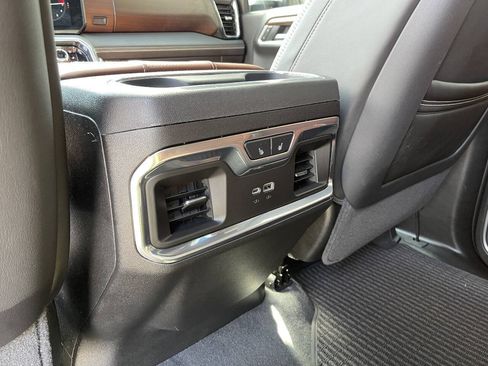 Used 2025 GMC Sierra 3500 Denali Ultimate AWD/4WD image 10