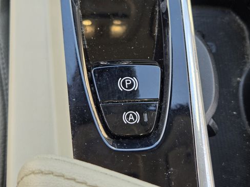 Used 2023 Volvo XC90 B6 Plus w/ Protection Package Premier image 28