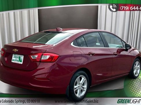 Used 2018 Chevrolet Cruze LT image 5