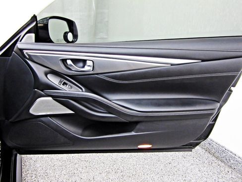 Used 2017 INFINITI Q60 2.0t w/ Premium Plus Package 2.0T image 10