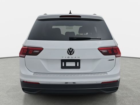 Certified 2022 Volkswagen Tiguan S image 4