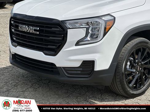 Certified 2024 GMC Terrain SLE w/ Driver Convenience Package AWD/4WD image 8