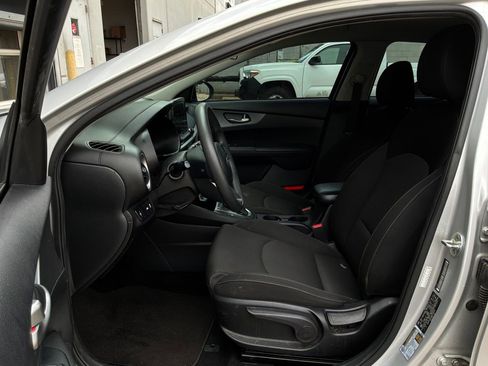 Used 2021 Kia Forte LXS FWD image 10