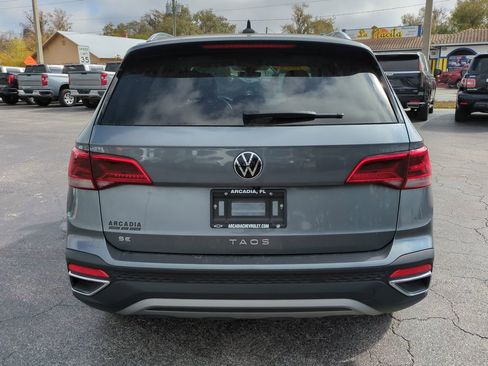 Used 2024 Volkswagen Taos SE image 5