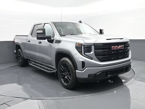 Used 2023 GMC Sierra 1500 Pro w/ Graphite Edition AWD/4WD image 3