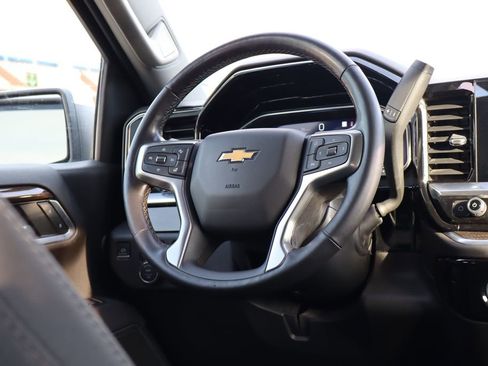 Used 2022 Chevrolet Silverado 1500 LT image 44