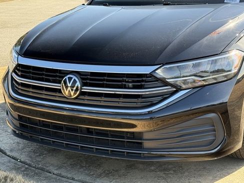 Used 2024 Volkswagen Jetta SE image 10