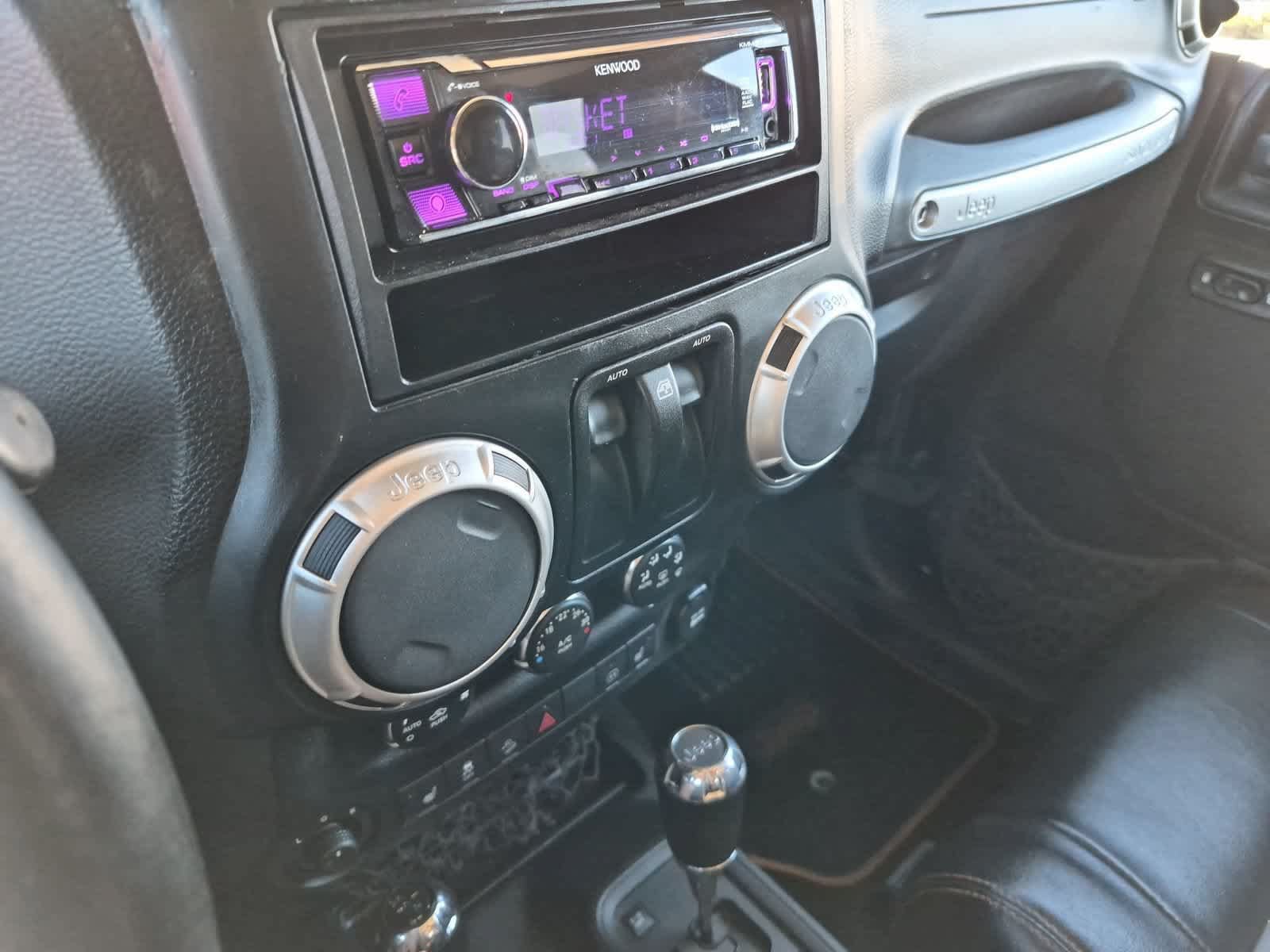 Used 2011 Jeep Wrangler Sahara w/ Dual Top Group AWD/4WD image 26