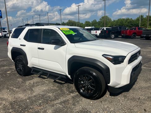 Used 2025 Toyota 4Runner SR5 RWD image 3