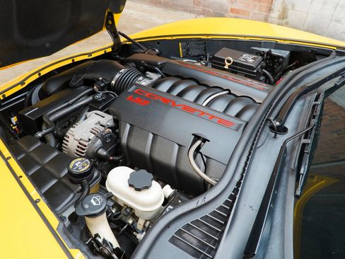 Used 2011 Chevrolet Corvette Coupe w/ Preferred Equipment Group RWD image 32