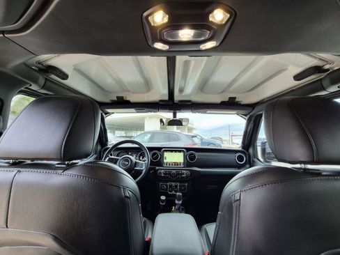 Used 2023 Jeep Wrangler Unlimited Sahara w/ Cold Weather Group image 33