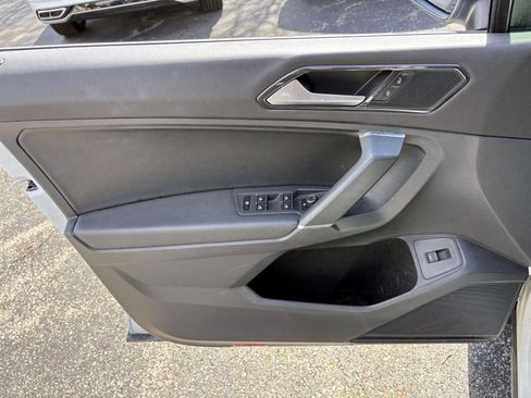 Used 2018 Volkswagen Tiguan SEL image 11