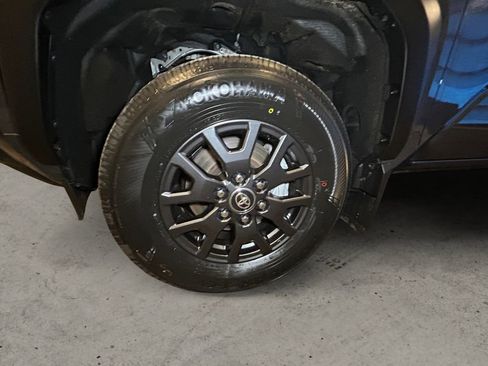 Certified 2025 Toyota 4Runner SR5 AWD/4WD image 14