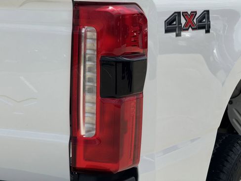 Used 2024 Ford F250 Lariat AWD/4WD image 12