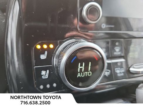 Used 2022 Toyota Highlander Limited image 17