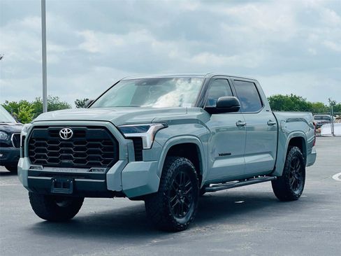 Used 2022 Toyota Tundra SR5 w/ TRD Sport Package AWD/4WD image 7