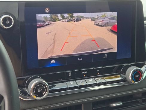 Used 2023 Chevrolet Colorado LT RWD image 30