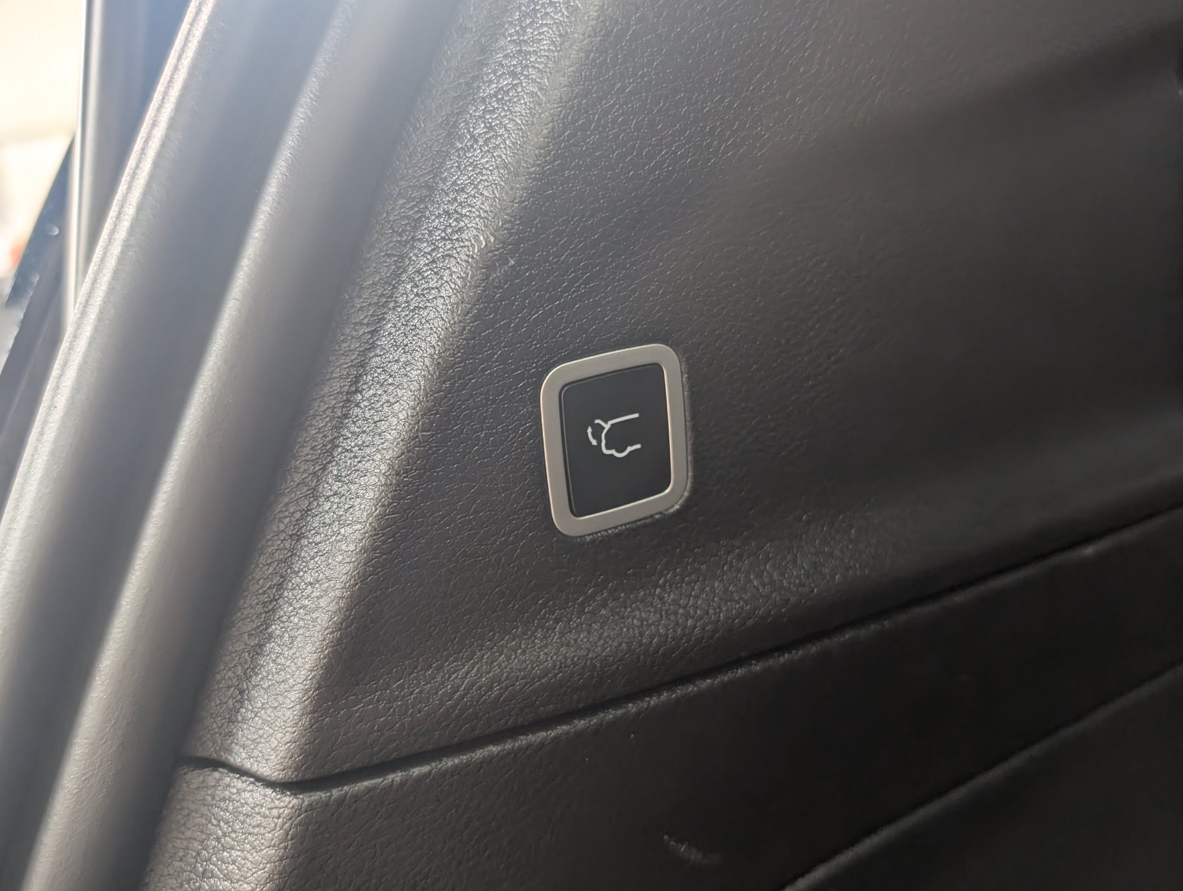 Used 2025 Chrysler Pacifica Limited FWD image 23