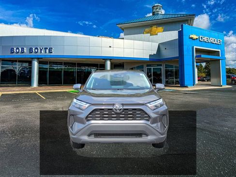 Used 2025 Toyota RAV4 XLE AWD/4WD image 10