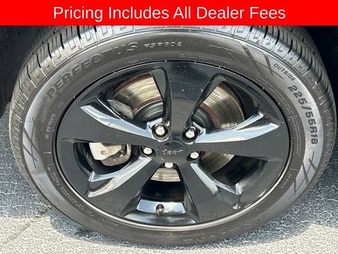 Used 2018 Jeep Cherokee Latitude w/ Altitude Package FWD image 21