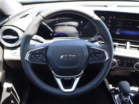 New 2026 Chevrolet Trax LT w/ Sunroof Package FWD image 13