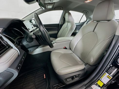 Used 2022 Toyota Camry SE FWD image 13