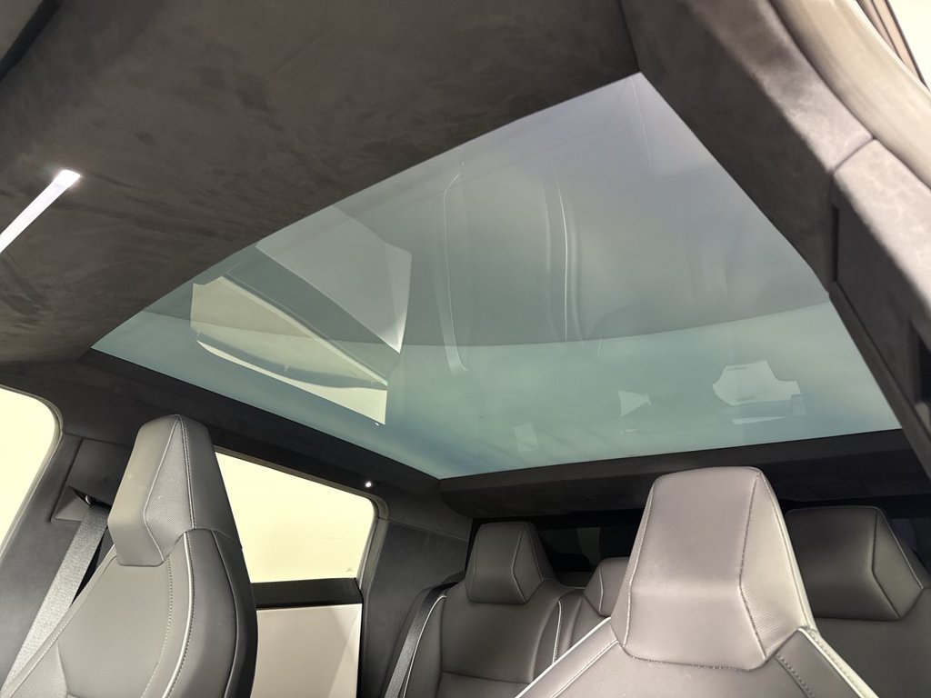 Used 2024 Tesla Cybertruck AWD Crew Cab image 42