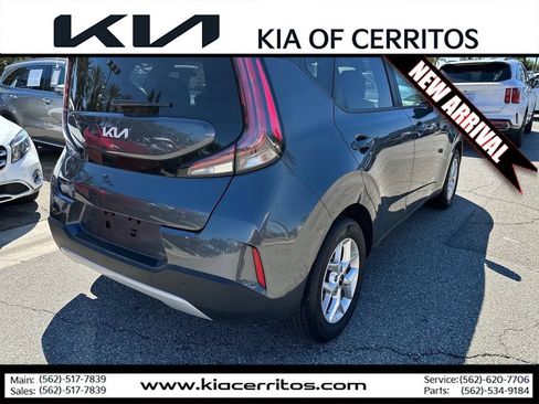 Certified 2025 Kia Soul LX w/ LX Technology Package FWD image 5