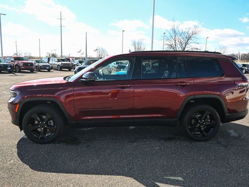 Used 2023 Jeep Grand Cherokee L Laredo image 8