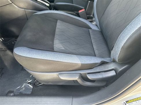 Used 2023 Nissan Versa SV image 14