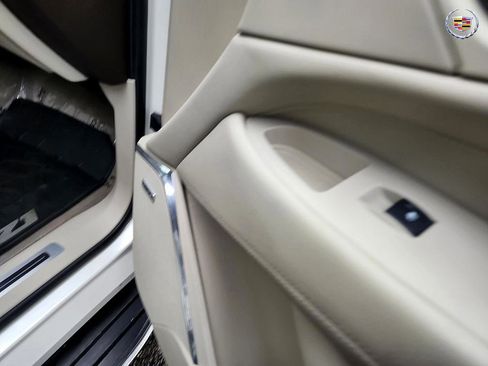 Used 2015 Cadillac Escalade Premium image 25