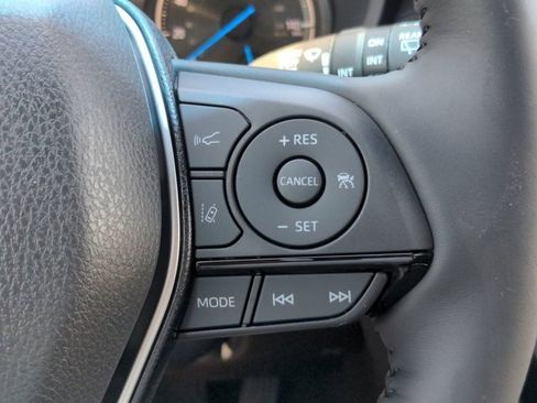 Used 2021 Toyota Venza Limited image 26