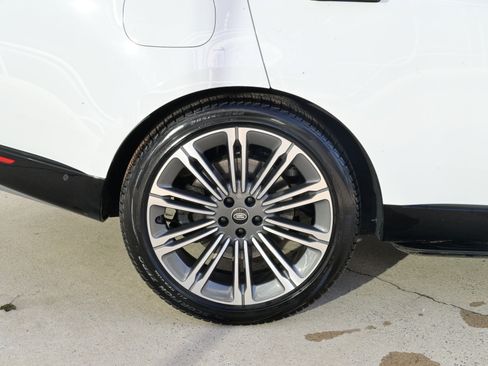 Used 2023 Land Rover Range Rover Autobiography image 11