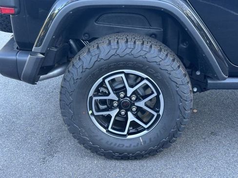 New 2026 Jeep Wrangler Unlimited Rubicon image 17