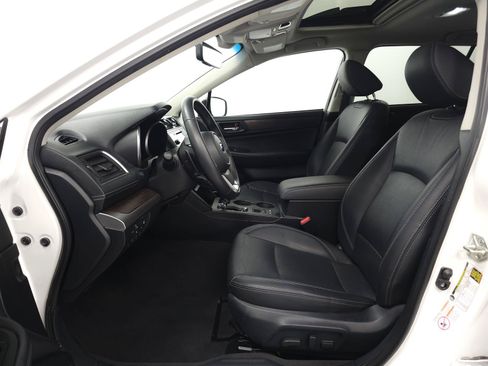 Used 2019 Subaru Outback 2.5i Limited w/ Popular Package #2 AWD/4WD image 4