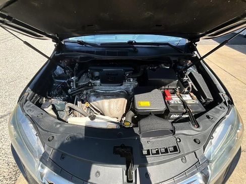 Used 2015 Toyota Camry SE FWD image 3