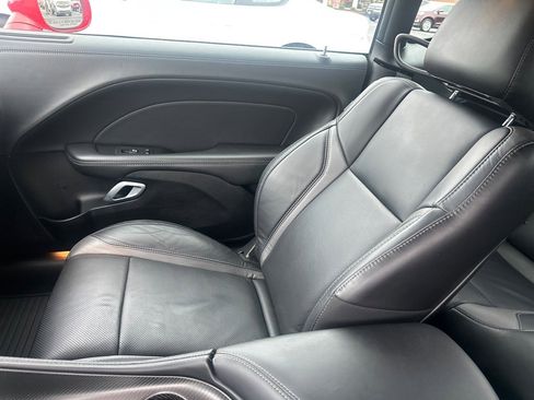 Used 2023 Dodge Challenger SXT w/ Plus Package image 15